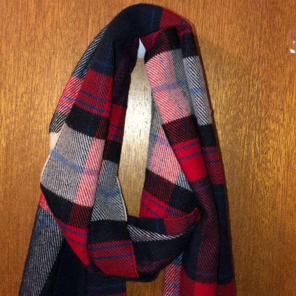 NWT Check scarf - Picture 2 of 6